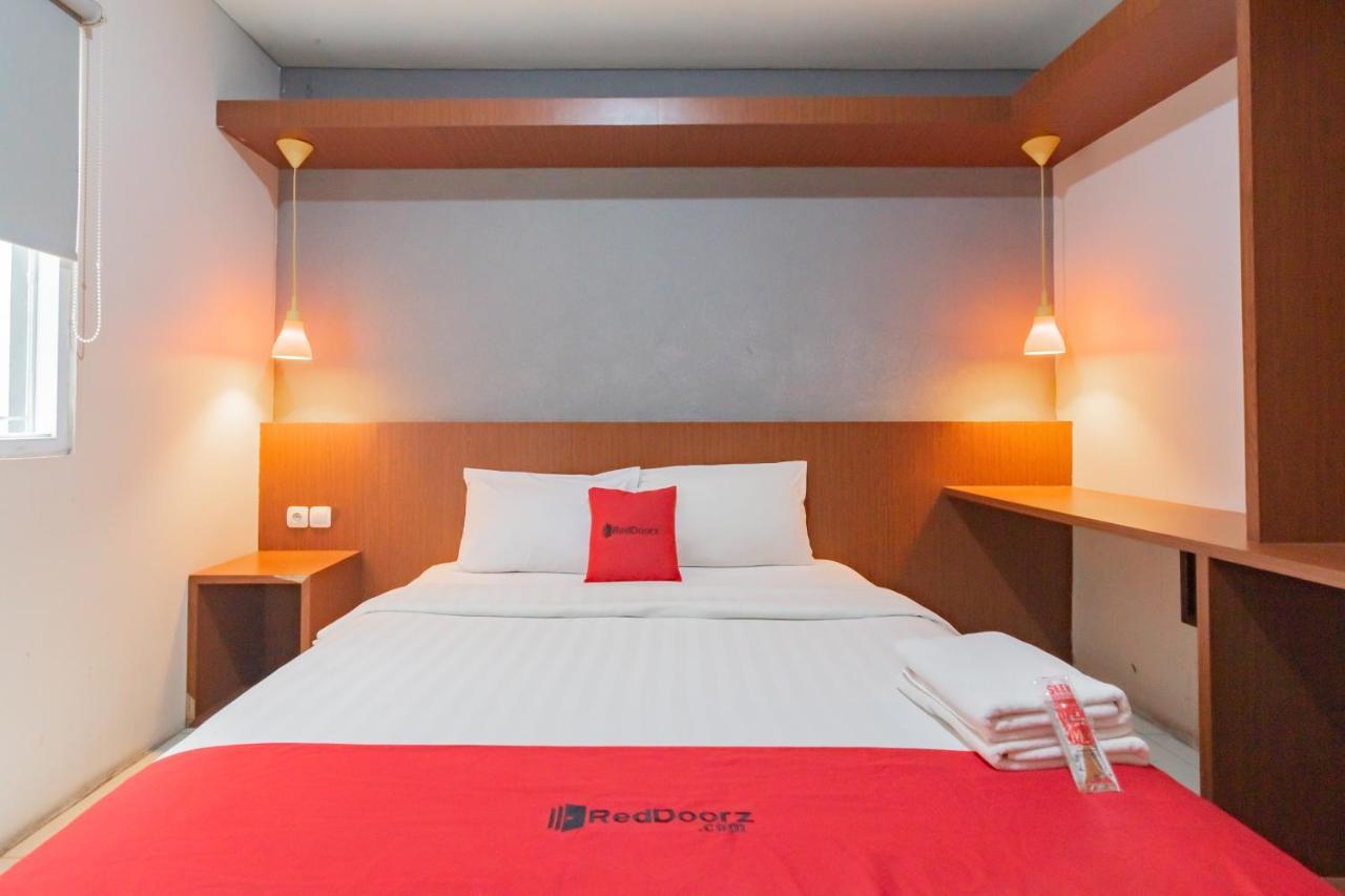 Reddoorz Plus @ Dago Pojok 3 Hotel Bandung Bagian luar foto