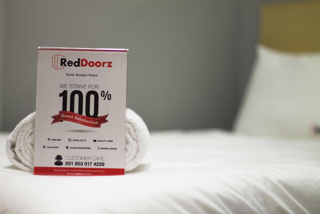 Reddoorz Plus @ Dago Pojok 3 Hotel Bandung Bagian luar foto